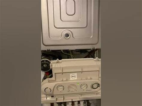 The <b>Boiler</b> is a Sabre (<b>vokera</b>) HE when i switch it onto central Hot water only there is no hot water enven though the gren status <b>light</b> flashes to says its okay. . Vokera boiler flashing green light